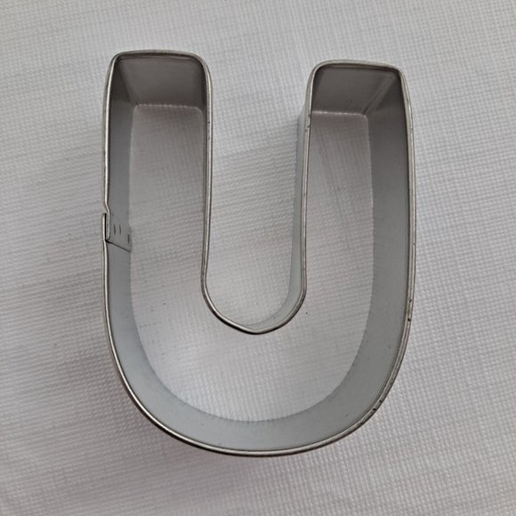 U Shape Letter Rainbow Cookie Cutter Metal - Picture 1 of 4